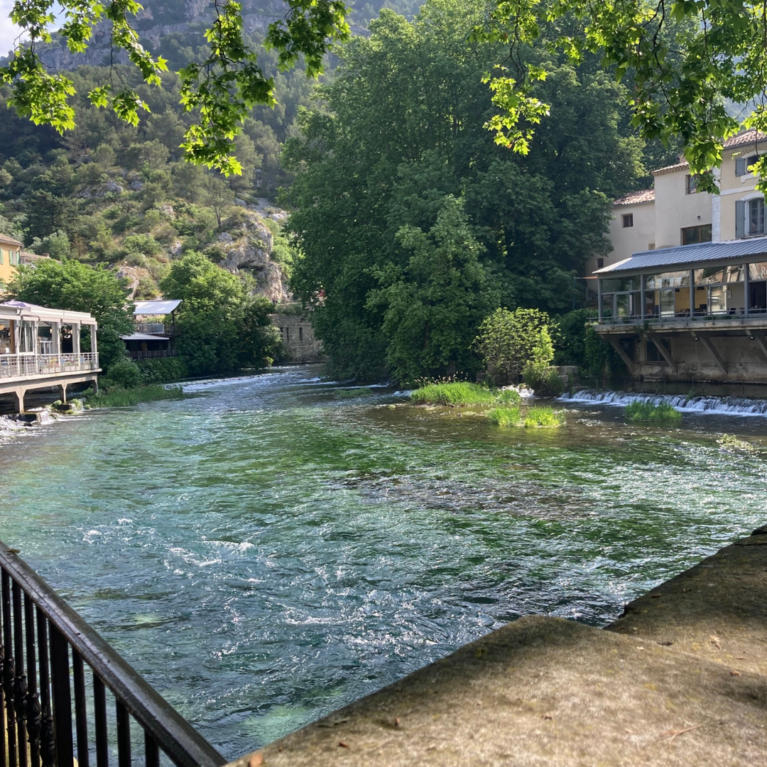 cours d'eau à Fontaine de Vaucluse